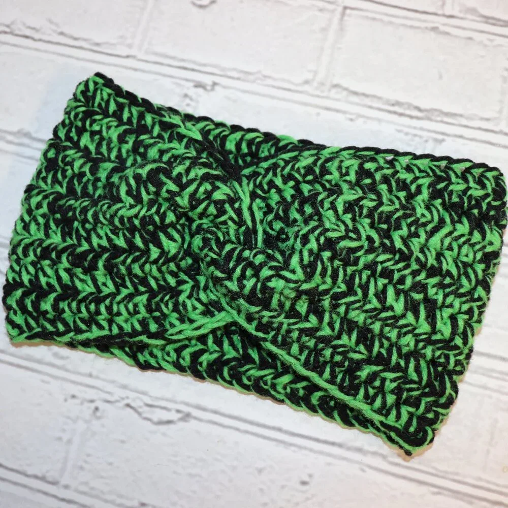 💚🖤 Green & Black Crochet Headband – Handmade · One Size